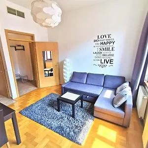 gozsdu-apartment-budapest-1075-2.inbudapesthotels.com/