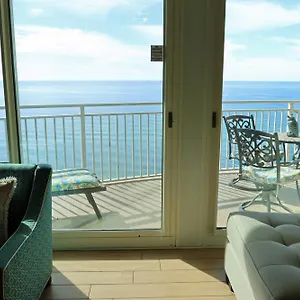 aqua-1504-beachfront-condo-with-free-beach-chairs.panamacity-beachhotels.com/